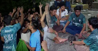 ইতিবাচক সাড়া না পাওয়ায় কর্মসূচি চালিয়ে যাওয়ার ঘোষণা জবি শিক্ষক-শিক্ষার্থীদের